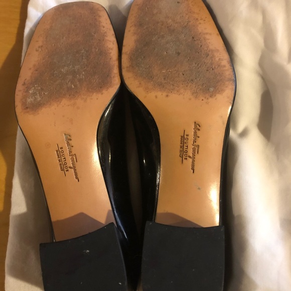 Salvatore Ferragamo patent leather pumps size 7 - Picture 3 of 3